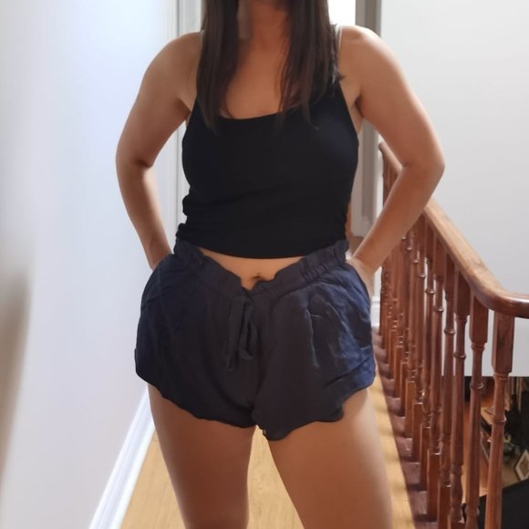 Aritzia Wilfred Navy Shorts (Large) - Picture 1 of 4